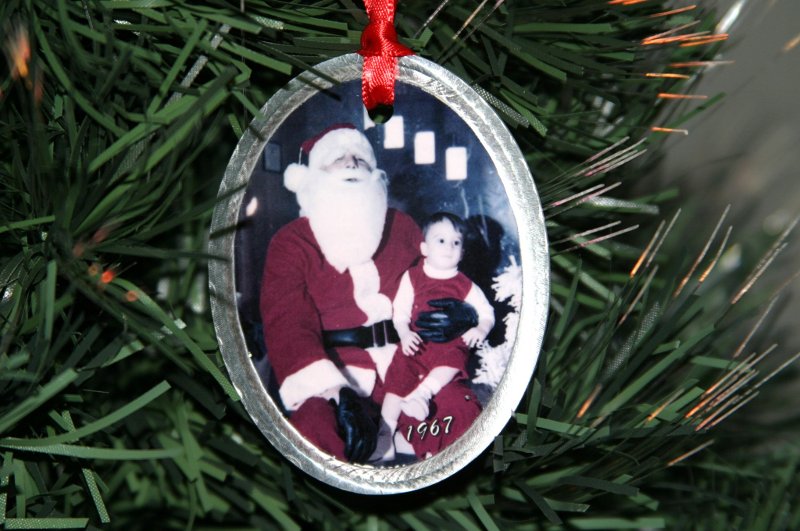 Oval aluminum ornament made with sublimation printing
