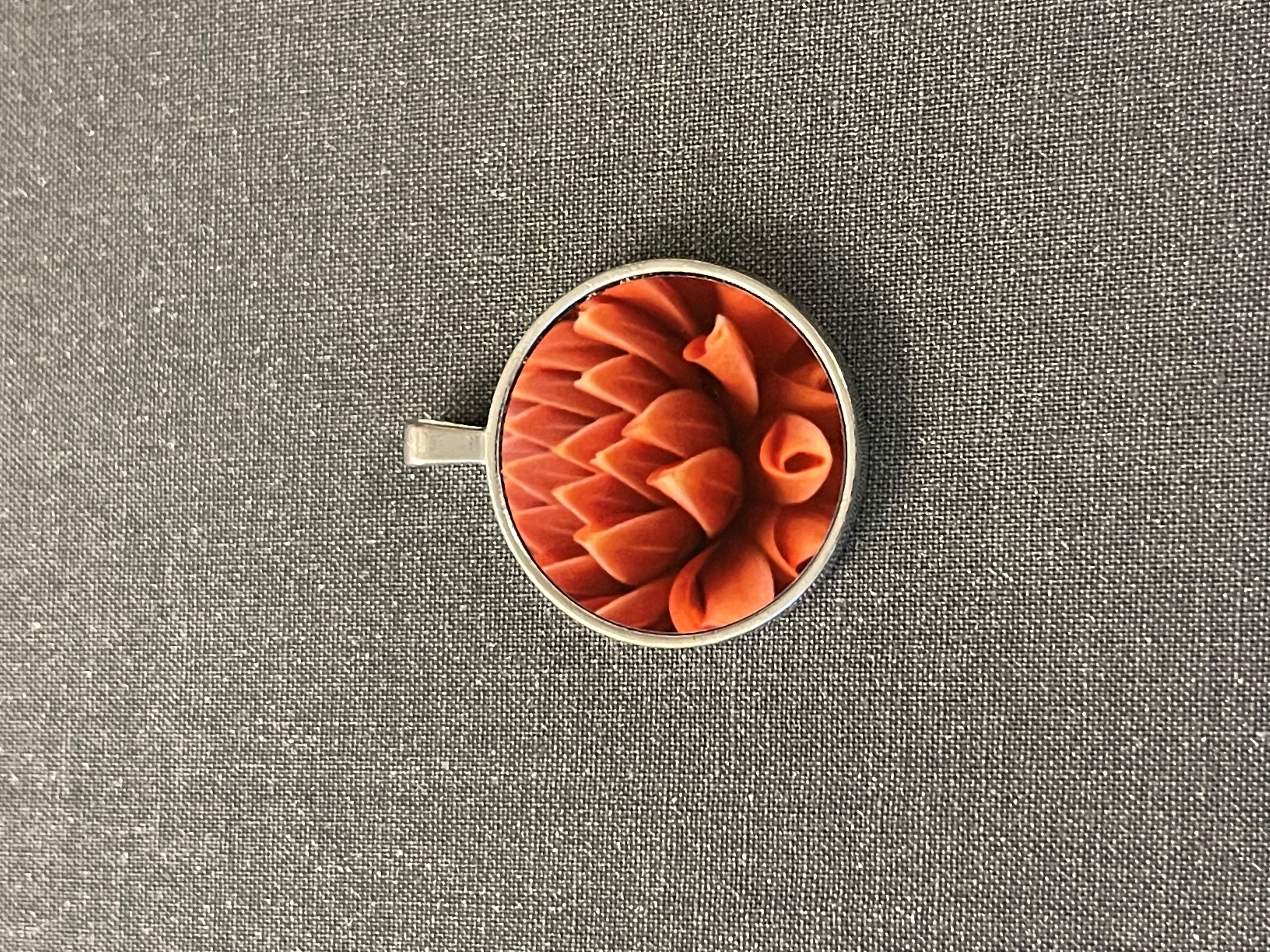 Round Pendant Dahlia made with sublimation printing