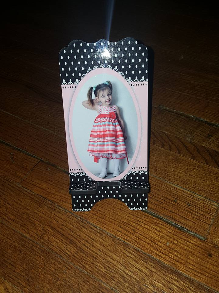 Chloe Bug phone holder made with sublimation printing