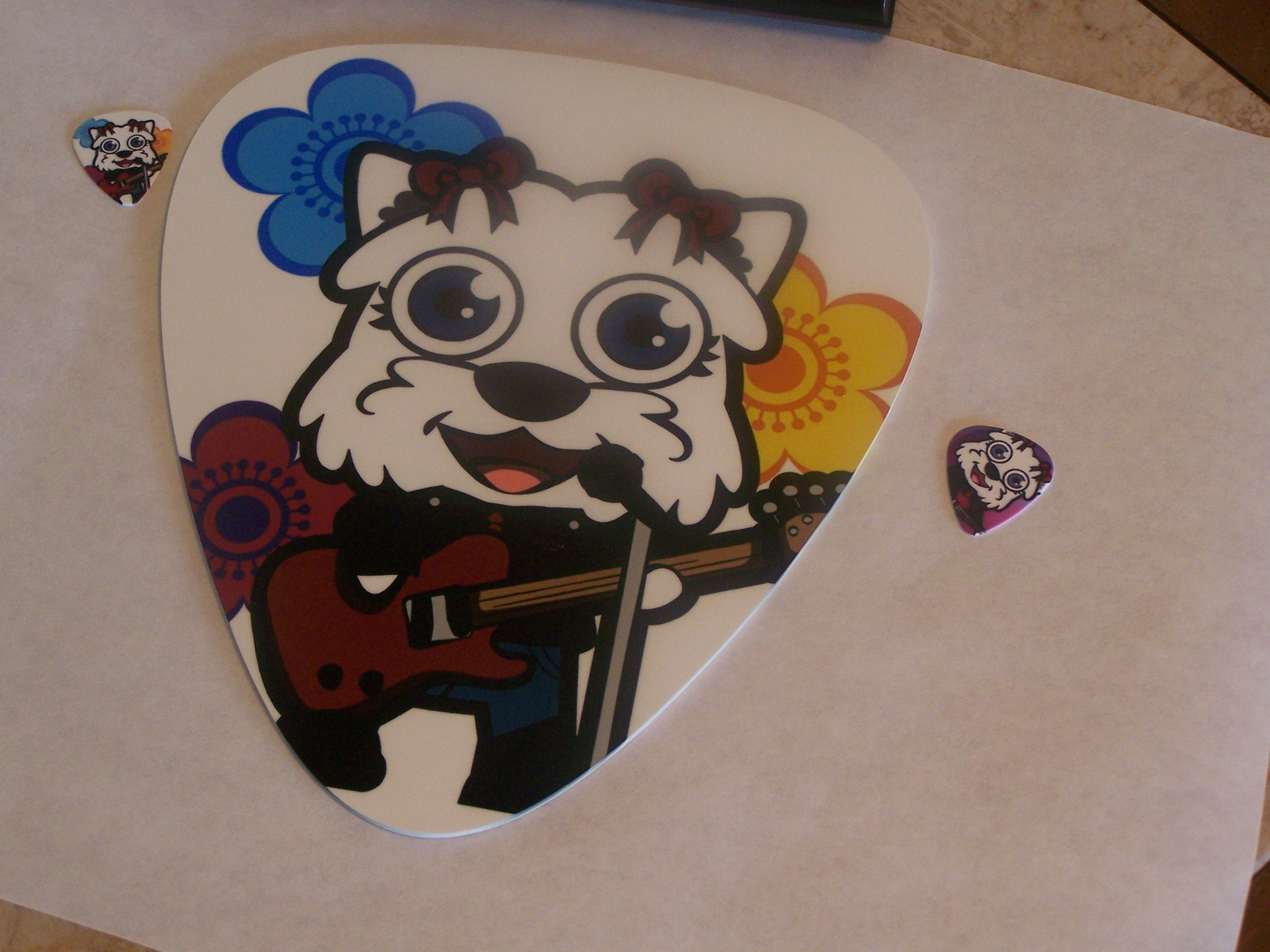 guitar pick using frp, and regular guitar pick made with sublimation printing