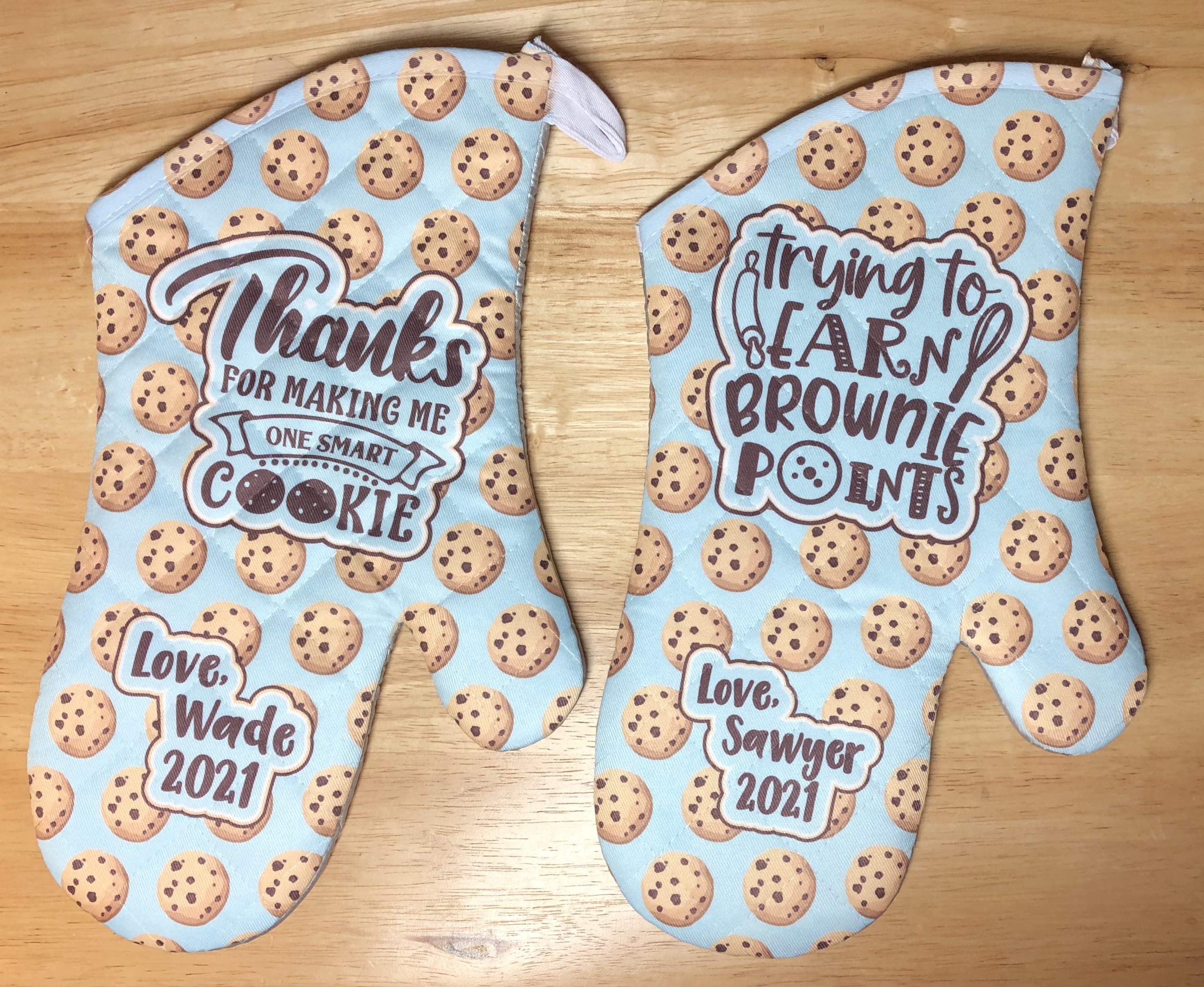 Custom oven mitts created for Teacher appreciation week!