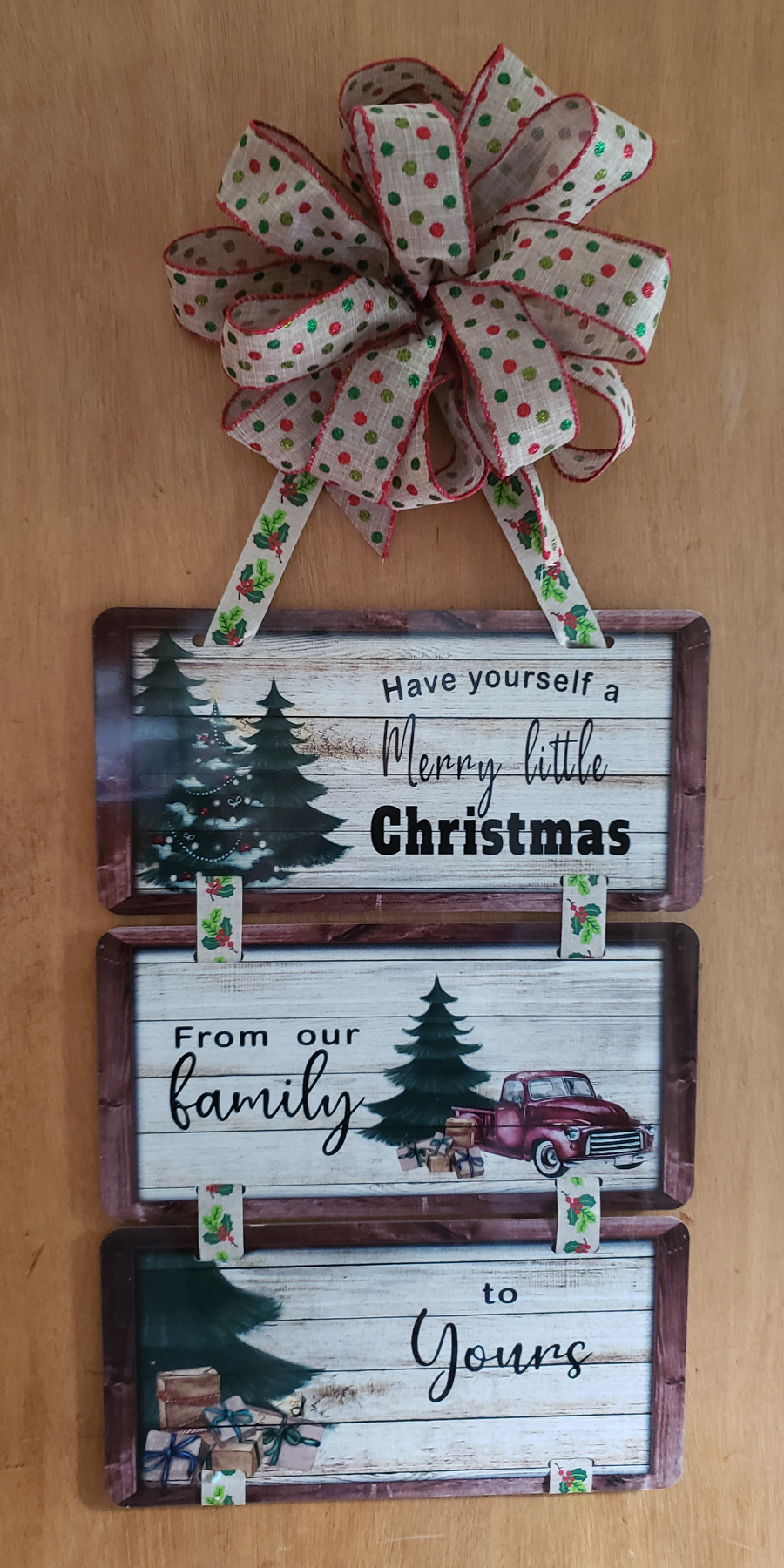 These beautiful door hangers were made with Conde's license plates. They sub beautifully.  Can'